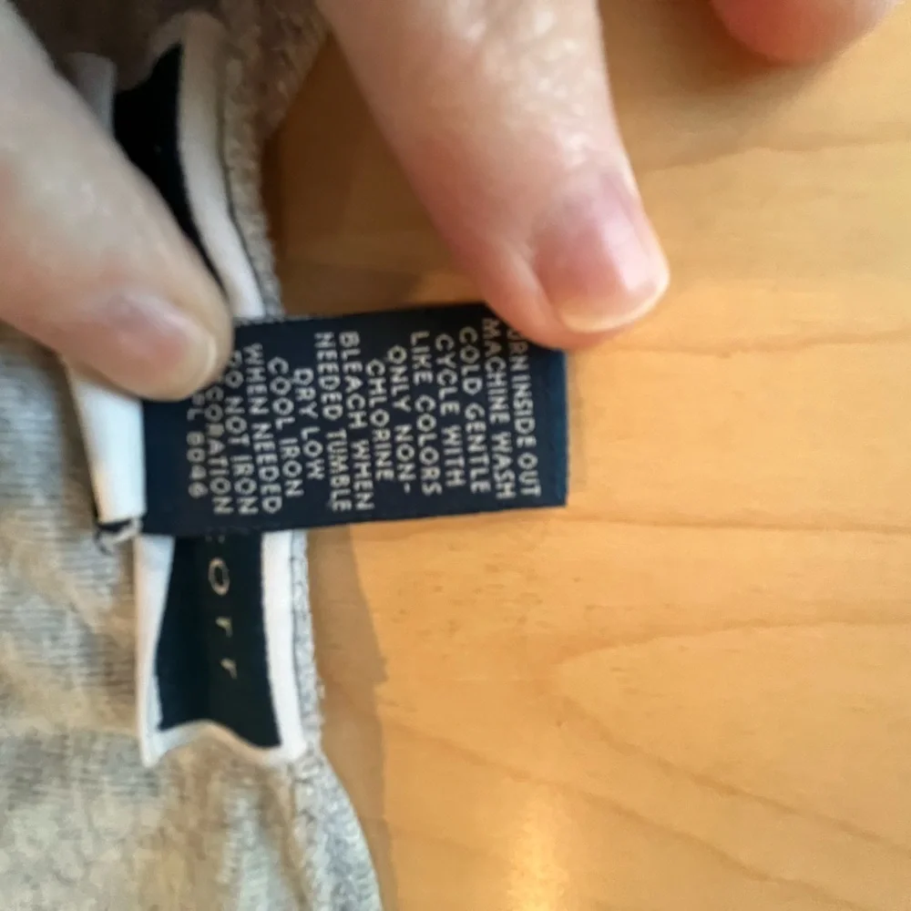 ~Karen Scott~ Gray Floral Embroidered Women's Top - Picture 7 of 7